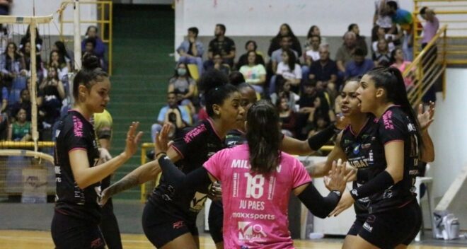 Prefeitura Taubaté  VÔLEI TAUBATÉ VENCE O VINHEDO NO TIE BREAK E CONQUISTA  O BRONZE NA SUPERLIGA B