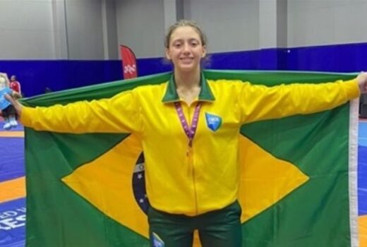 Joseense do wrestling e bronze em mundial escolar 10