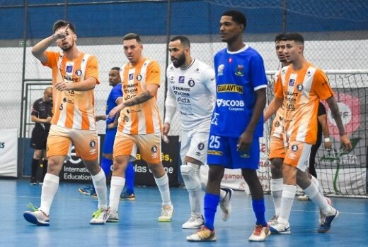 Times de futsal da região garatem duas semifinais 18