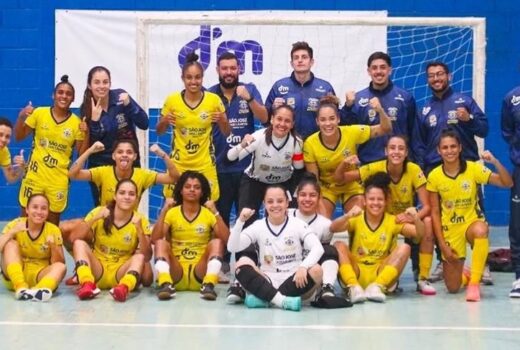 Futsal feminino joseense abriu finais com vitória 17