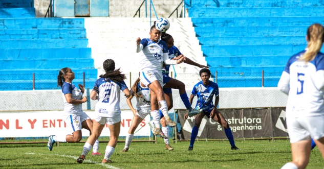 Taubaté goleia no Clássico do Vale feminino 3 Taubaté goleia no Clássico do Vale feminino 3