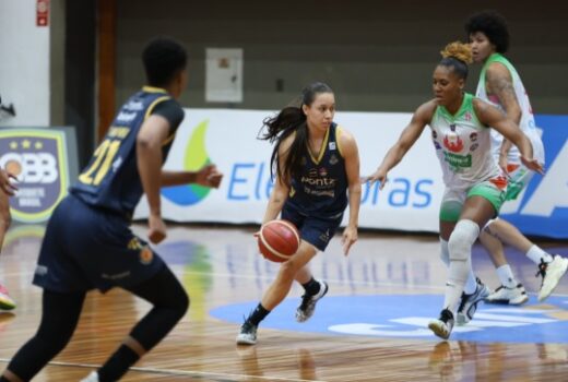 Basquete joseense vence com colombiana inspirada 3