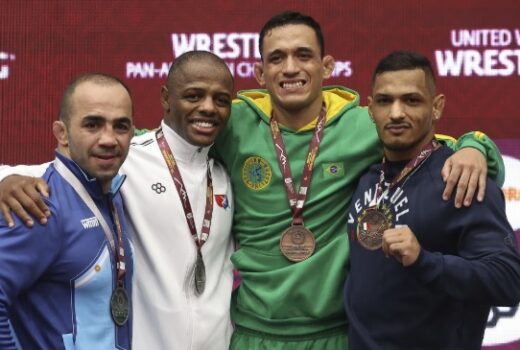 Wrestling sênior traz duas medalhas do México 13