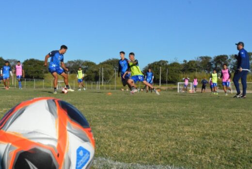 São José volta aos treinos após clássico e anuncia visita 13