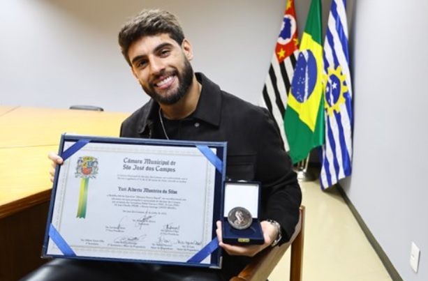 Yuri Alberto é homenageado em sua cidade 3 Yuri Alberto é homenageado em sua cidade 3