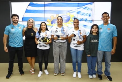 Joseenses do rugby são recebidas na Prefeitura 18