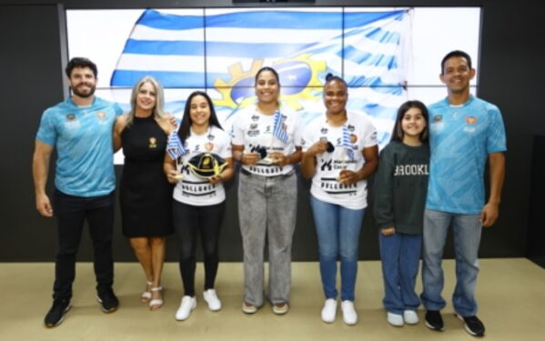 Joseenses do rugby são recebidas na Prefeitura 1