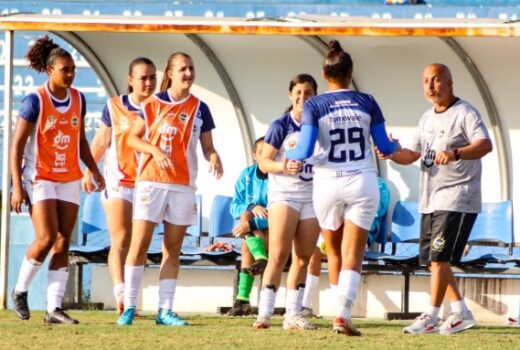 São José feminino tem jogo de lembranças e marca 4
