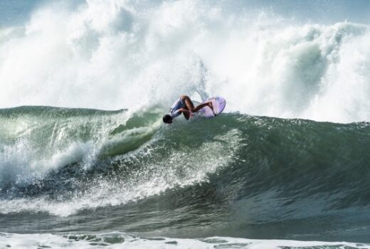 Surfista do Litoral Norte segue firme no Mundial 8