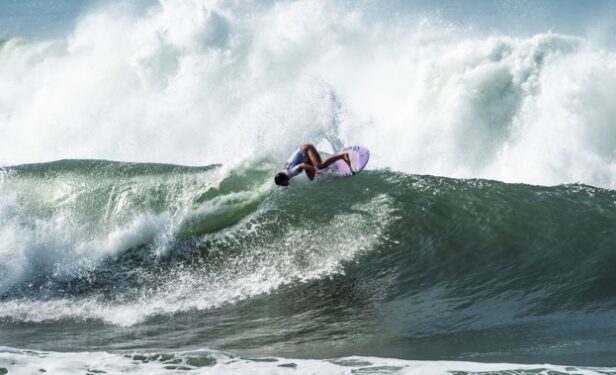 Surfista do Litoral Norte segue firme no Mundial 1