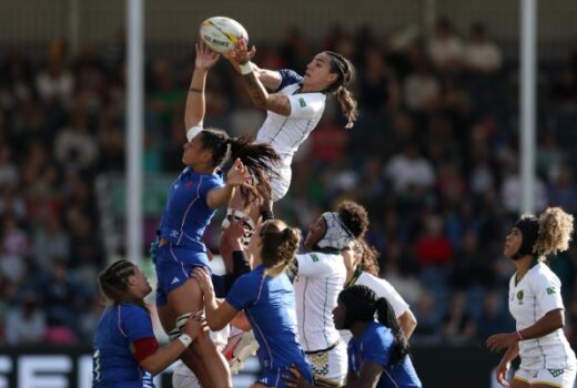 Rugby teve brasileiras contra uma das favoritas 13