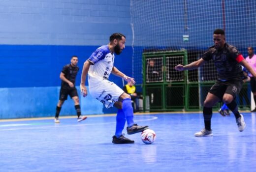 Pinda goleia em São José no mata-mata do futsal 10