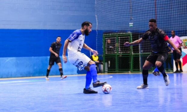 Pinda goleia em São José no mata-mata do futsal 1