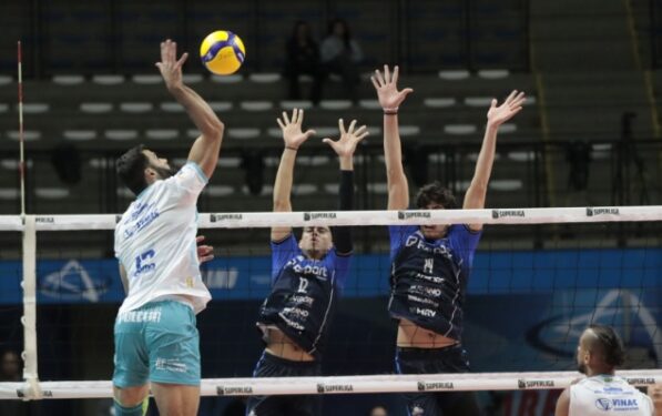 Vôlei São José estreia na Superliga com derrota 1