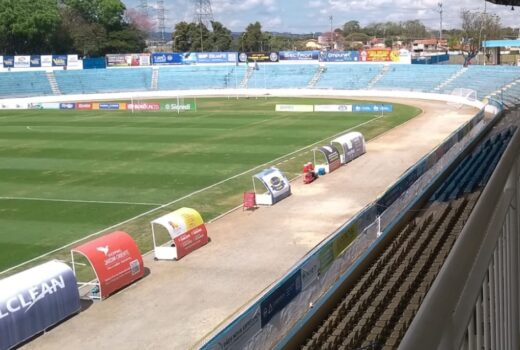 São José procura jogadores e prepara o estádio 12