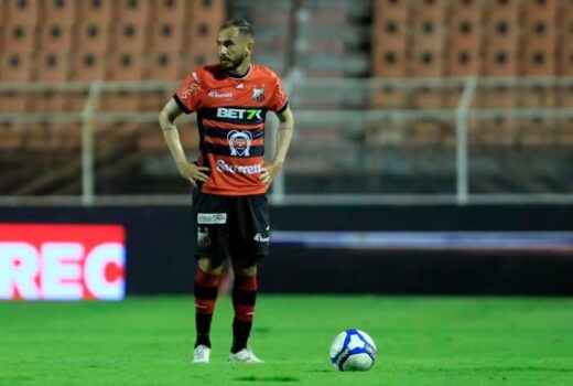 Taubaté anuncia lateral ao abrir pré-temporada 10