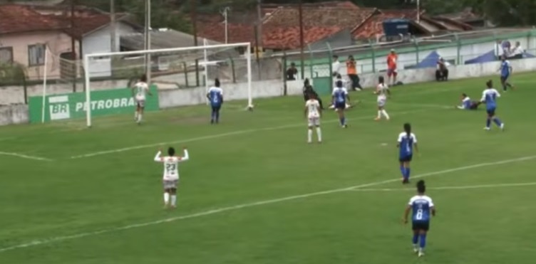 Pinda festeja título da Taça Paulistana 2