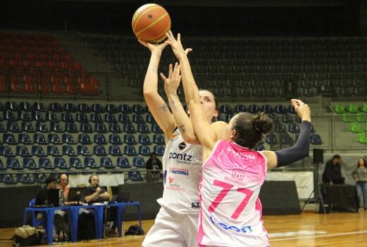 Basquete feminino inicia quartas com derrota 5