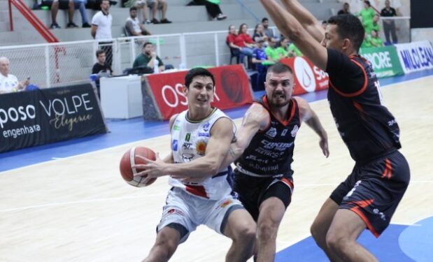Basquete joseense acaba tropeçando em casa 1