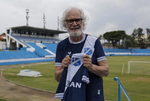 Taubaté lança camisa homenageando embaixador 7