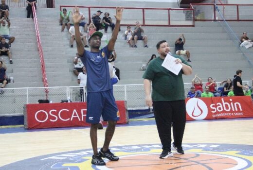 Basquete joseense anuncia estreia de norte-americano 6