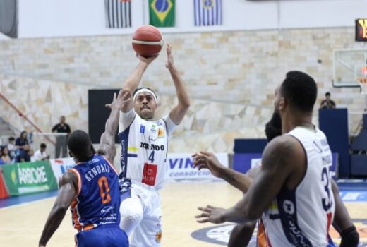 São José vence outra no embalo da torcida 5