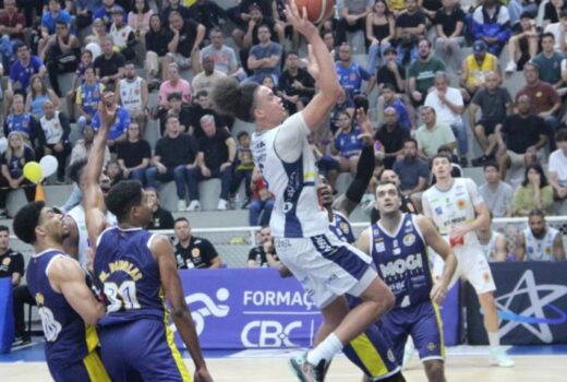 São José Basketball perde e começa em desvantagem 10
