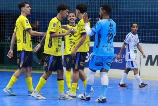 São José Futsal dorme líder no Paulista após goleada 8
