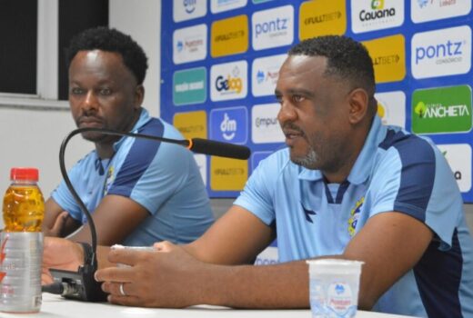São José anuncia permanência de técnico 3