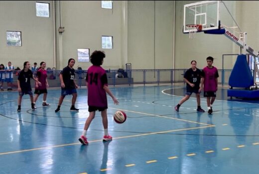 Jogos de estudantes abrem semana com basquete 6