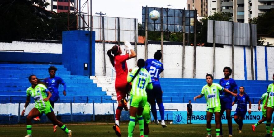 Futebol feminino da região segue em duas frentes 1