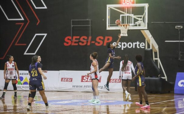 Basquete feminino perde em noite de reestreia 1
