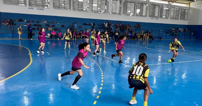 Escola domina handebol da rede de ensino joseense 2