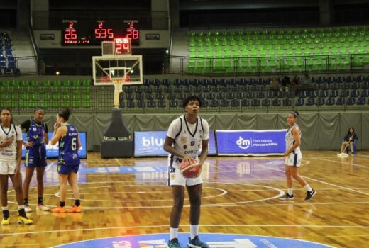 Basquete feminino vence confronto valendo posição 5
