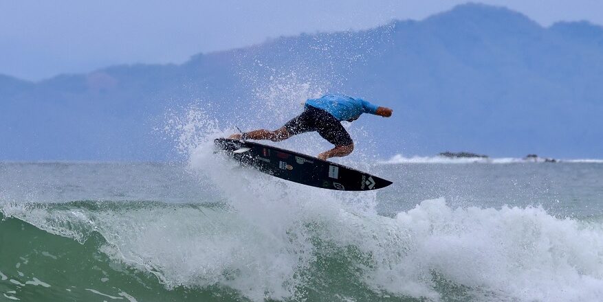 Surfistas do Litoral Norte somam para um tetra 1