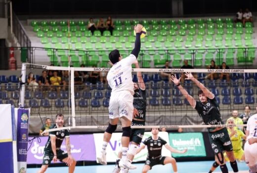 Vôlei São José assume liderança de torneio no Teatrão 11