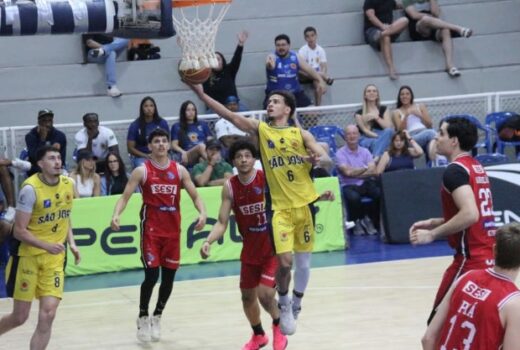 São José Basketball quebra a invencibilidade do Franca 11