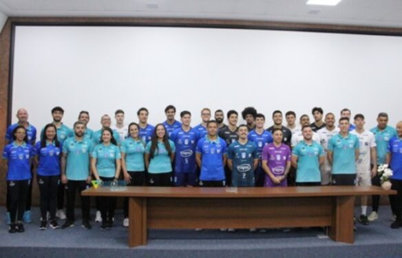 Vôlei São José se apresenta antes da estreia 1