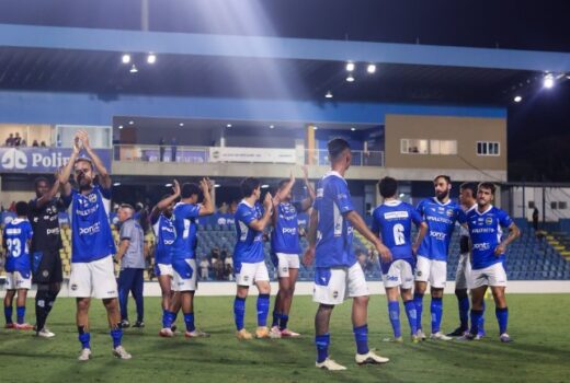 São José joga no sábado de manhã valendo liderança 12