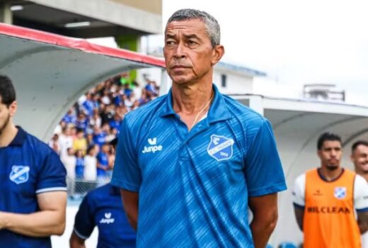 Taubaté anuncia volta do técnico do ano passado 8