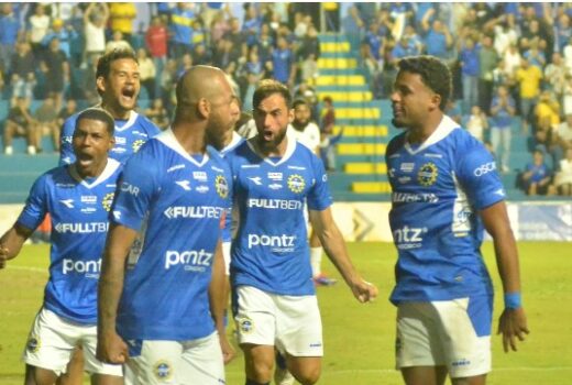 São José treina o time e o torcedor prepara o bolso 5