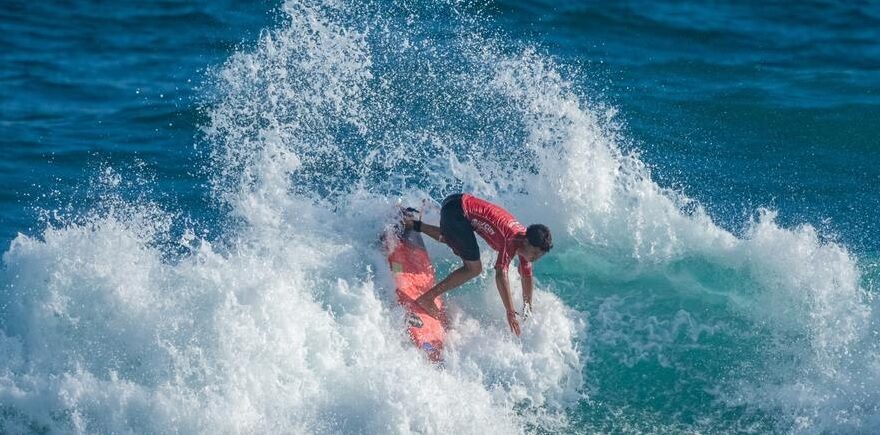 Ubatubense avança no mundial de surf de juniores 2