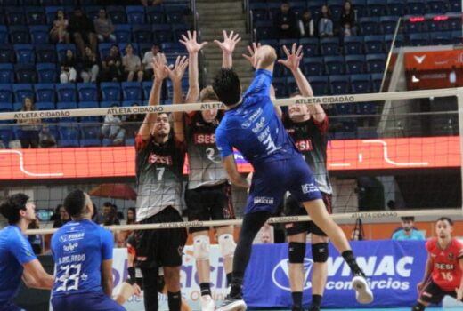 Vôlei São José vence com um grande virada 9
